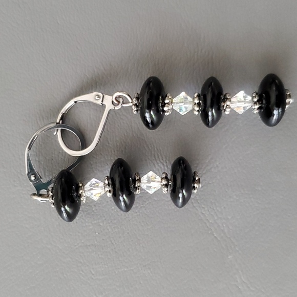 Jewelry Neckace and Earrings 2 pairs - Picture 4 of 7